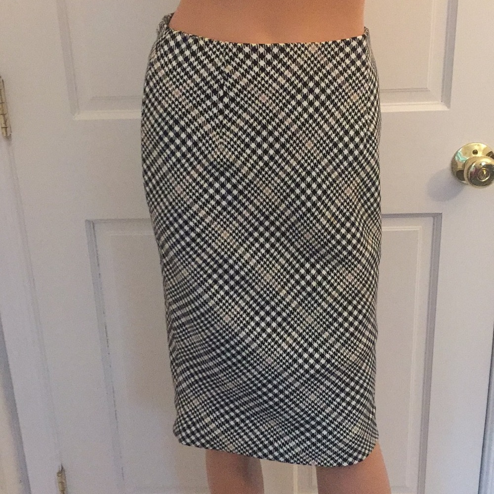 White House Black market houndstooth pencil skirt